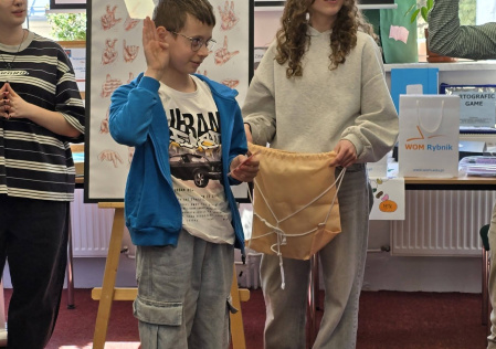 Migać znaczy rozumieć – dzieci odkrywają język, który łączy ludzi