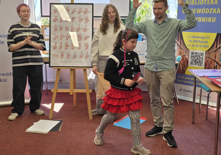 Migać znaczy rozumieć – dzieci odkrywają język, który łączy ludzi