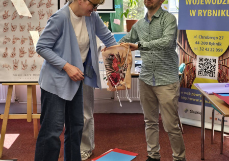 Migać znaczy rozumieć – dzieci odkrywają język, który łączy ludzi