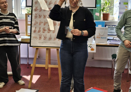 Migać znaczy rozumieć – dzieci odkrywają język, który łączy ludzi