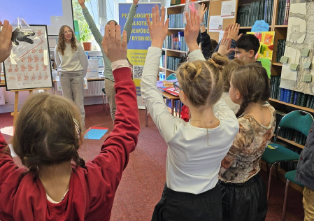 Migać znaczy rozumieć – dzieci odkrywają język, który łączy ludzi