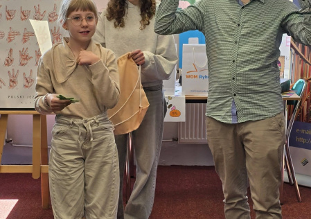 Migać znaczy rozumieć – dzieci odkrywają język, który łączy ludzi