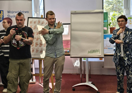 Migać znaczy rozumieć – dzieci odkrywają język, który łączy ludzi