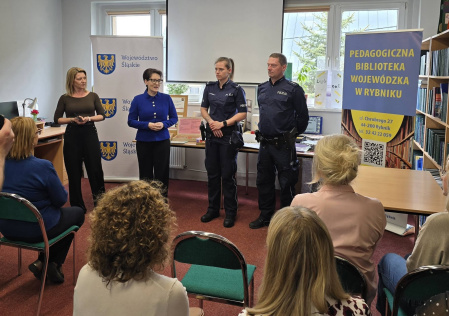 Seniorzy kontra cyfrowe pułapki. W Rybniku wiedza stała się najlepszym „antywirusem”