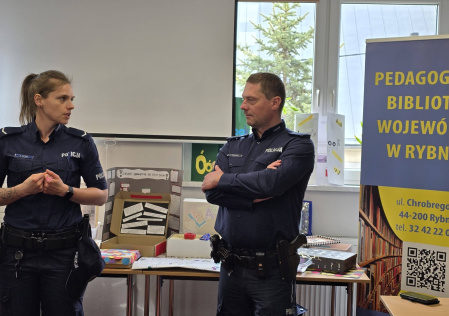 Seniorzy kontra cyfrowe pułapki. W Rybniku wiedza stała się najlepszym „antywirusem”