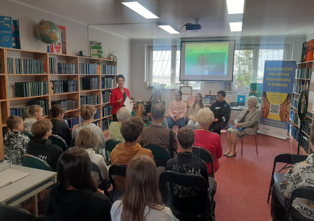 Książka czy smartfon? O roli książki w dobie mediów społecznościowych. Dyskusja wielopokoleniowa: „Uczenie się przez całe życie”